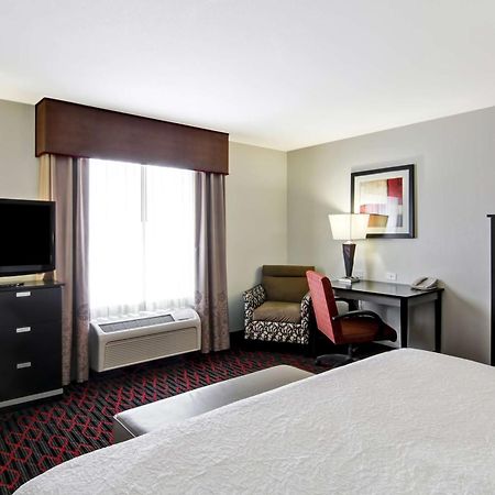 Hampton Inn & Suites Red Deer Penhold Exteriér fotografie