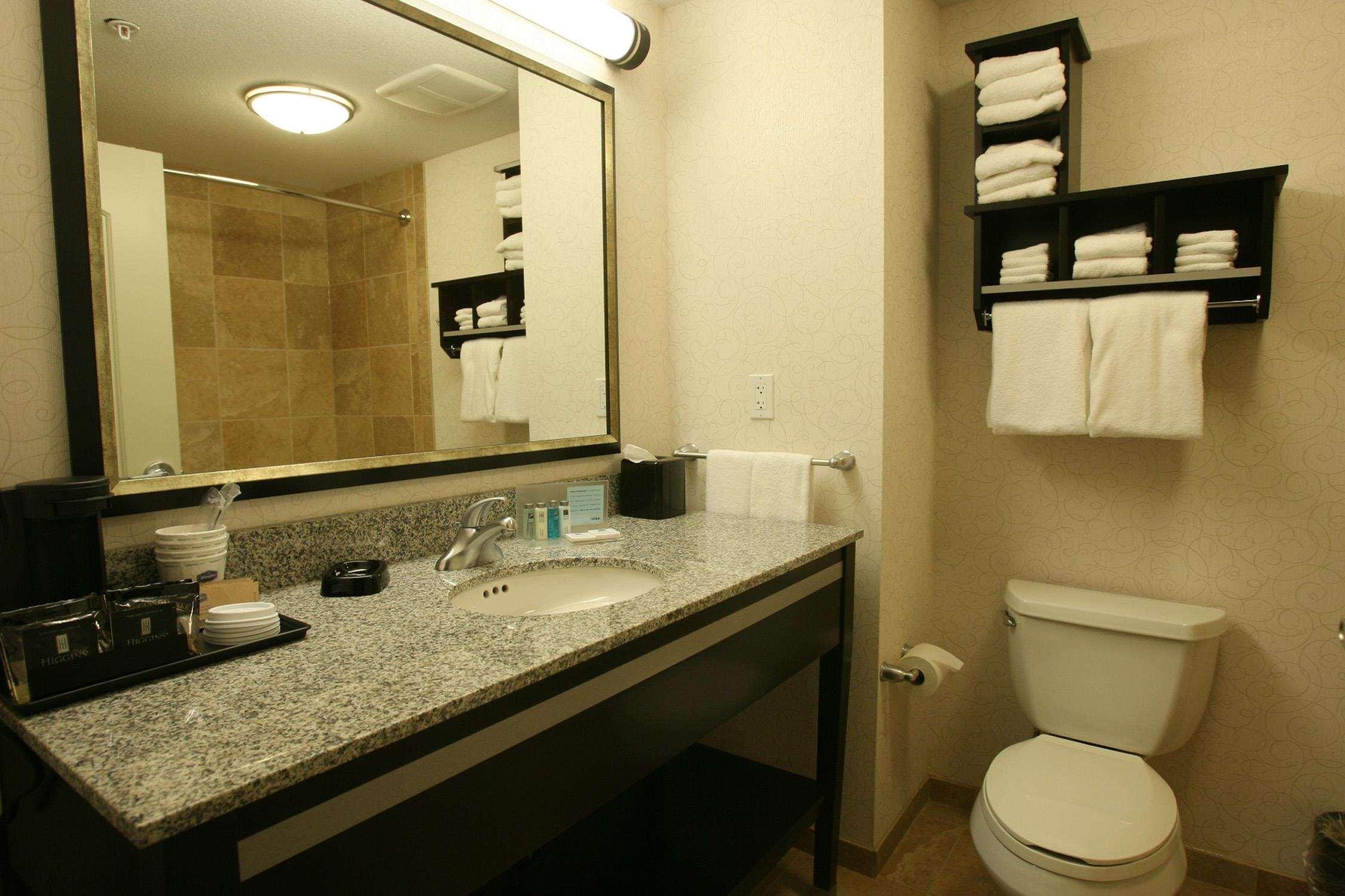 Hampton Inn & Suites Red Deer Penhold Pokoj fotografie