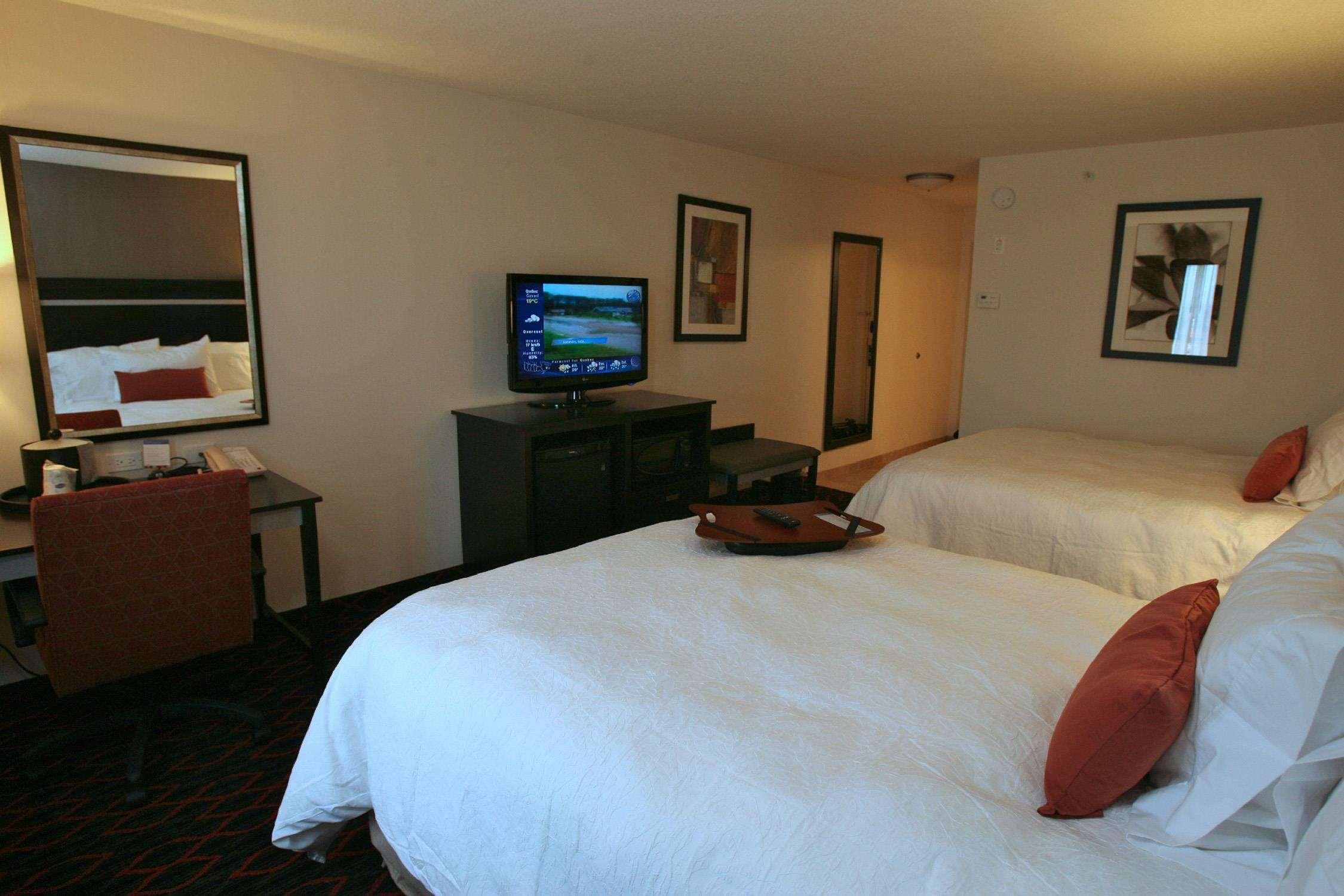 Hampton Inn & Suites Red Deer Penhold Pokoj fotografie