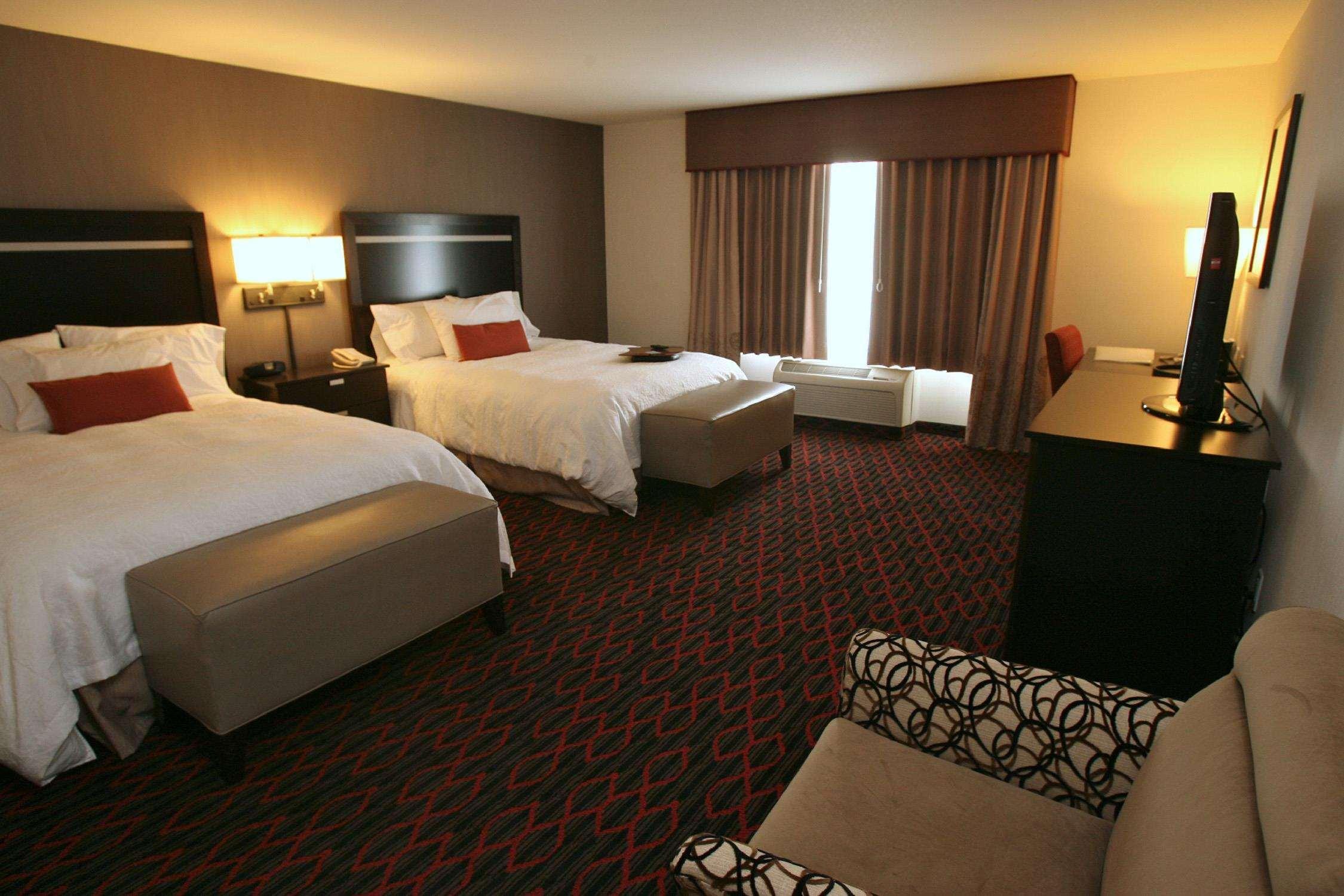 Hampton Inn & Suites Red Deer Penhold Pokoj fotografie