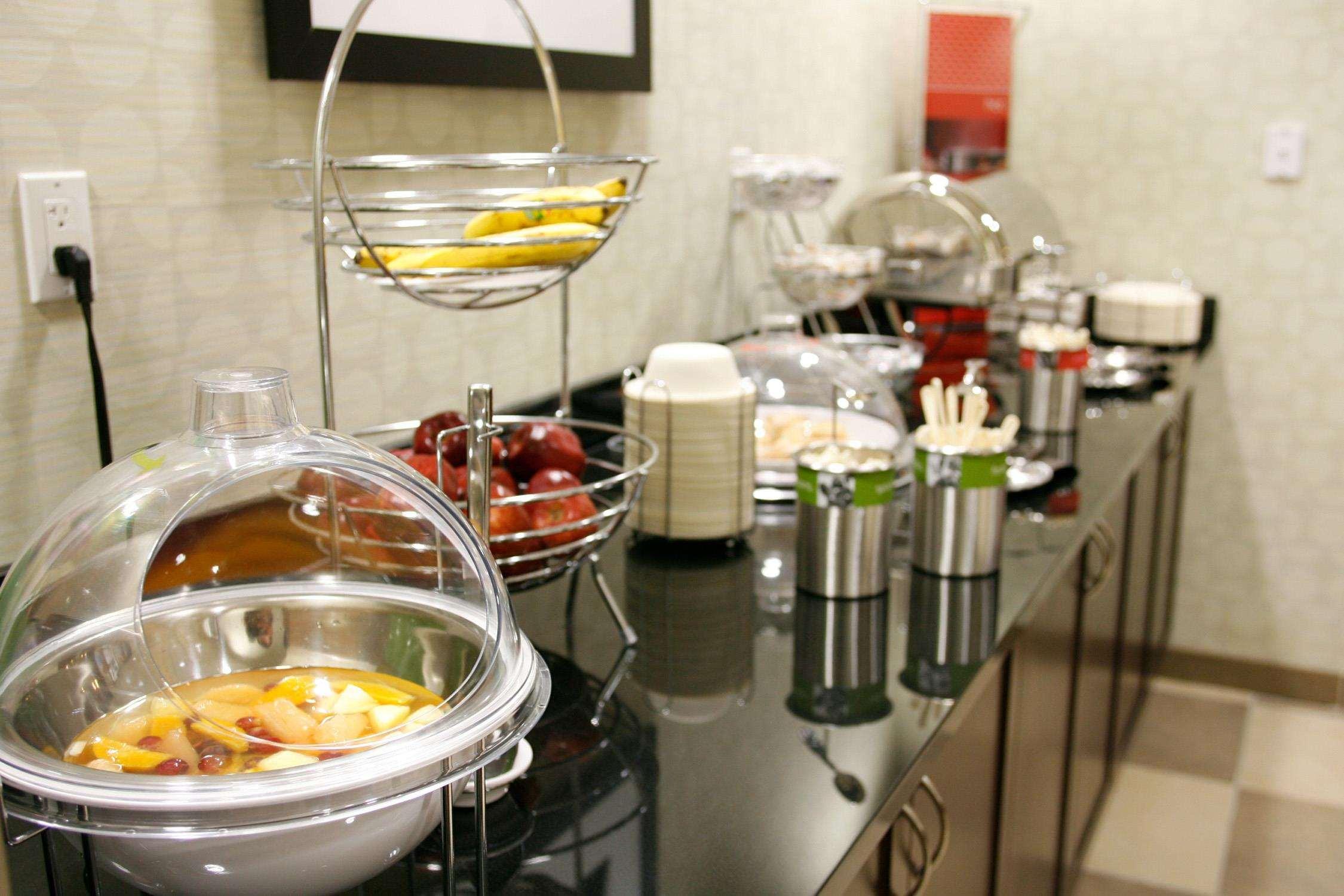 Hampton Inn & Suites Red Deer Penhold Restaurace fotografie