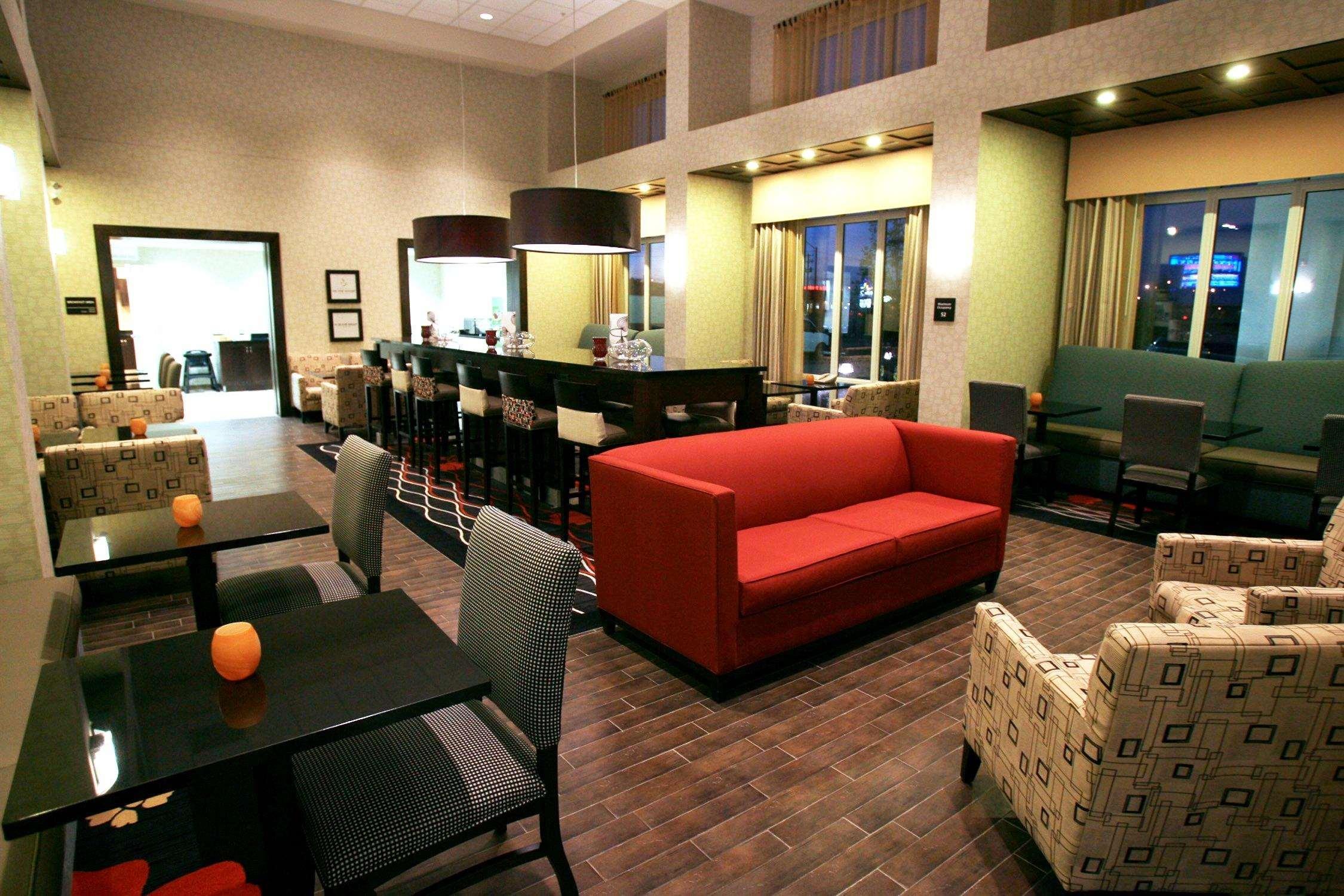 Hampton Inn & Suites Red Deer Penhold Restaurace fotografie