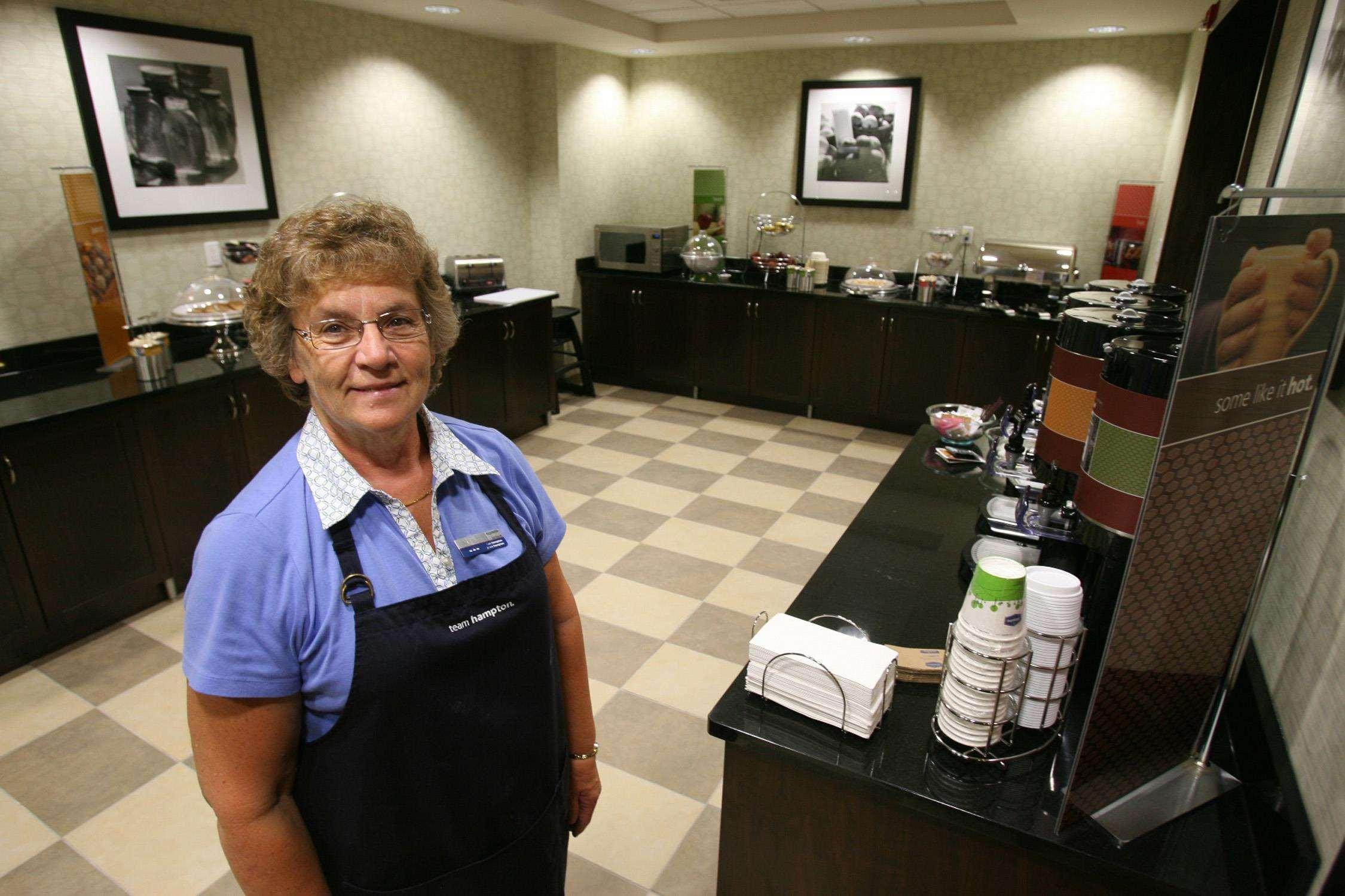 Hampton Inn & Suites Red Deer Penhold Restaurace fotografie