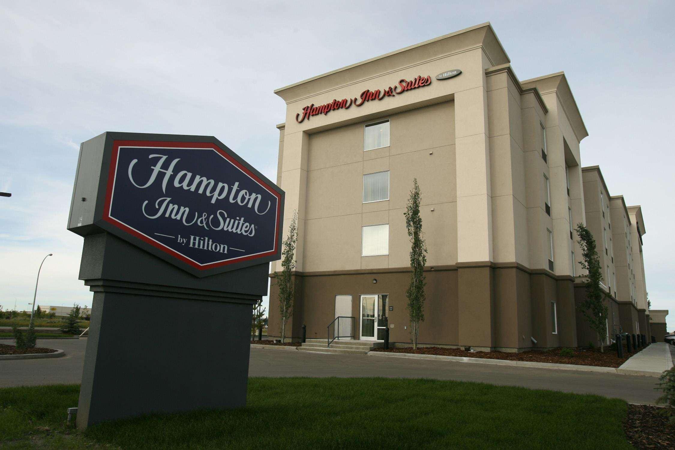 Hampton Inn & Suites Red Deer Penhold Exteriér fotografie