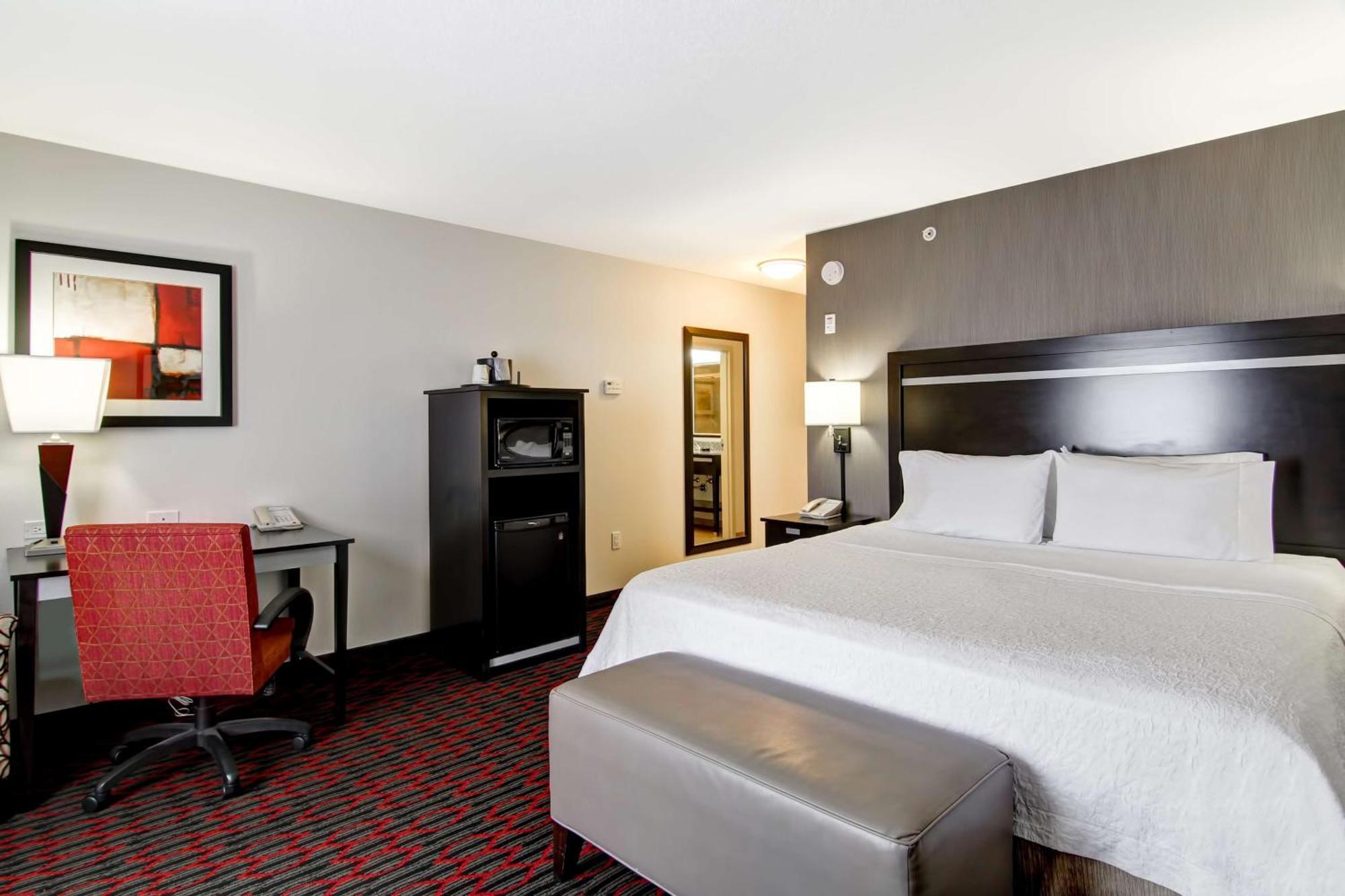 Hampton Inn & Suites Red Deer Penhold Exteriér fotografie