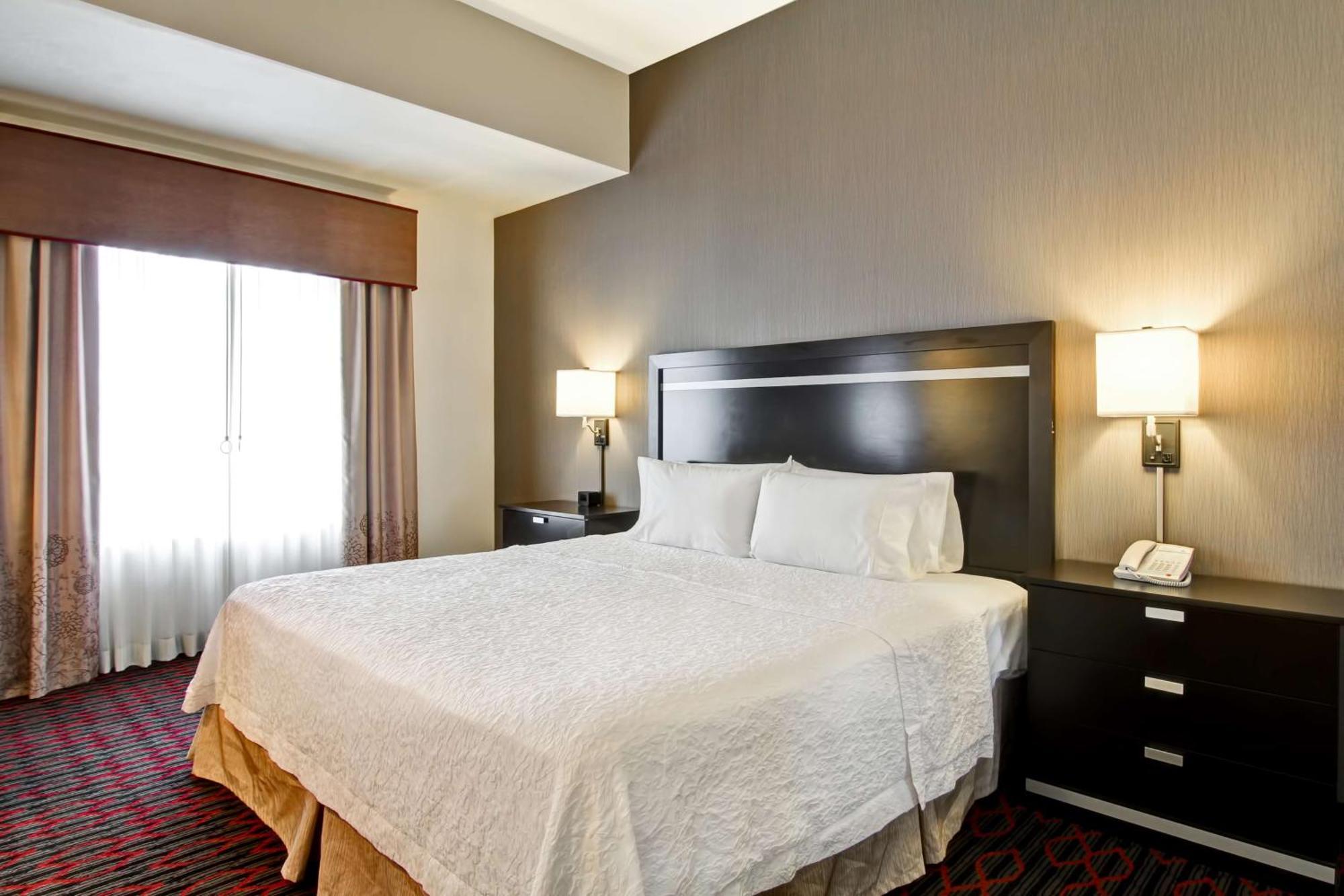 Hampton Inn & Suites Red Deer Penhold Exteriér fotografie