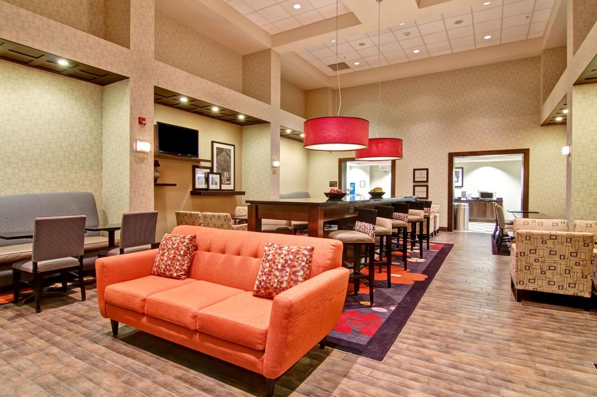Hampton Inn & Suites Red Deer Penhold Exteriér fotografie