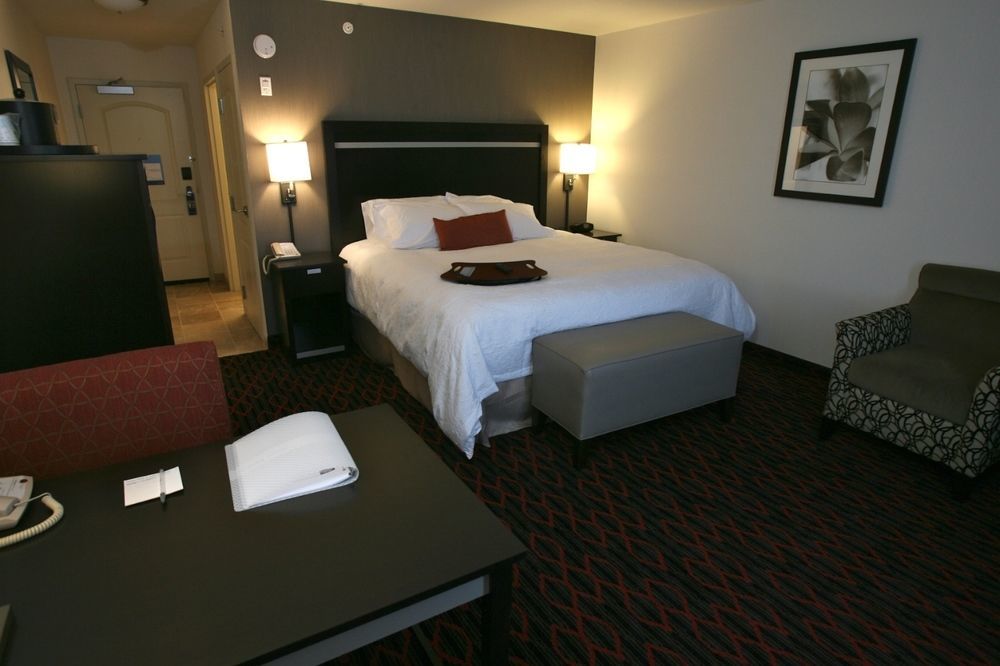 Hampton Inn & Suites Red Deer Penhold Exteriér fotografie