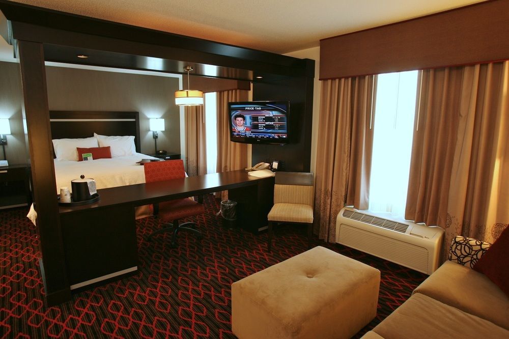 Hampton Inn & Suites Red Deer Penhold Exteriér fotografie